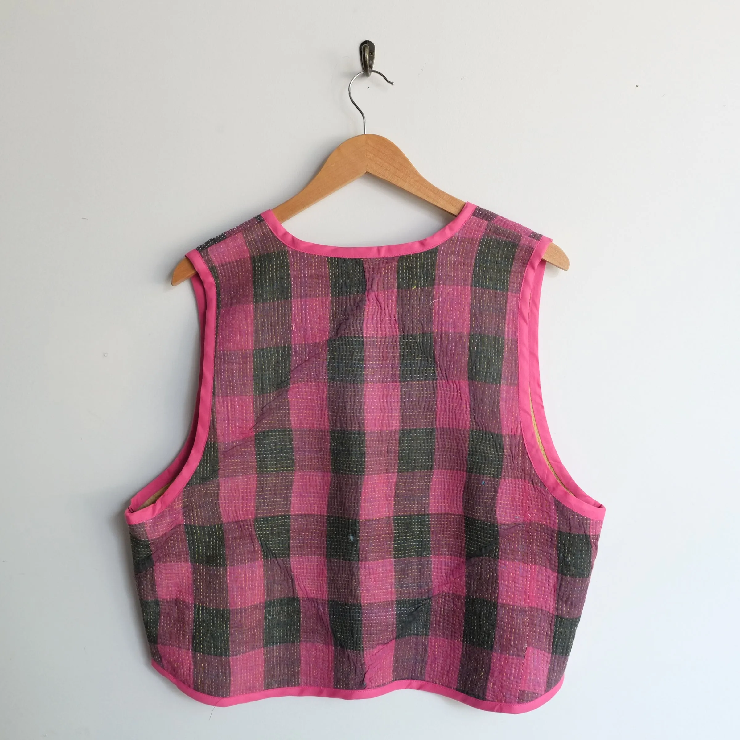 Amelia Vest Magenta and Grey Patchwork Block XXL048