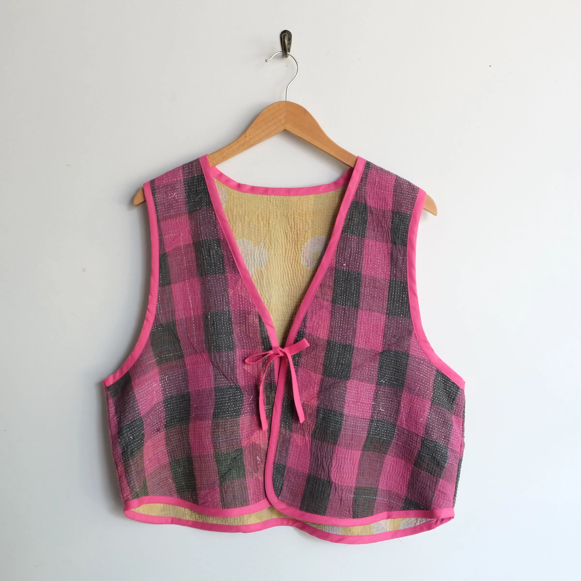Amelia Vest Magenta and Grey Patchwork Block XXL048