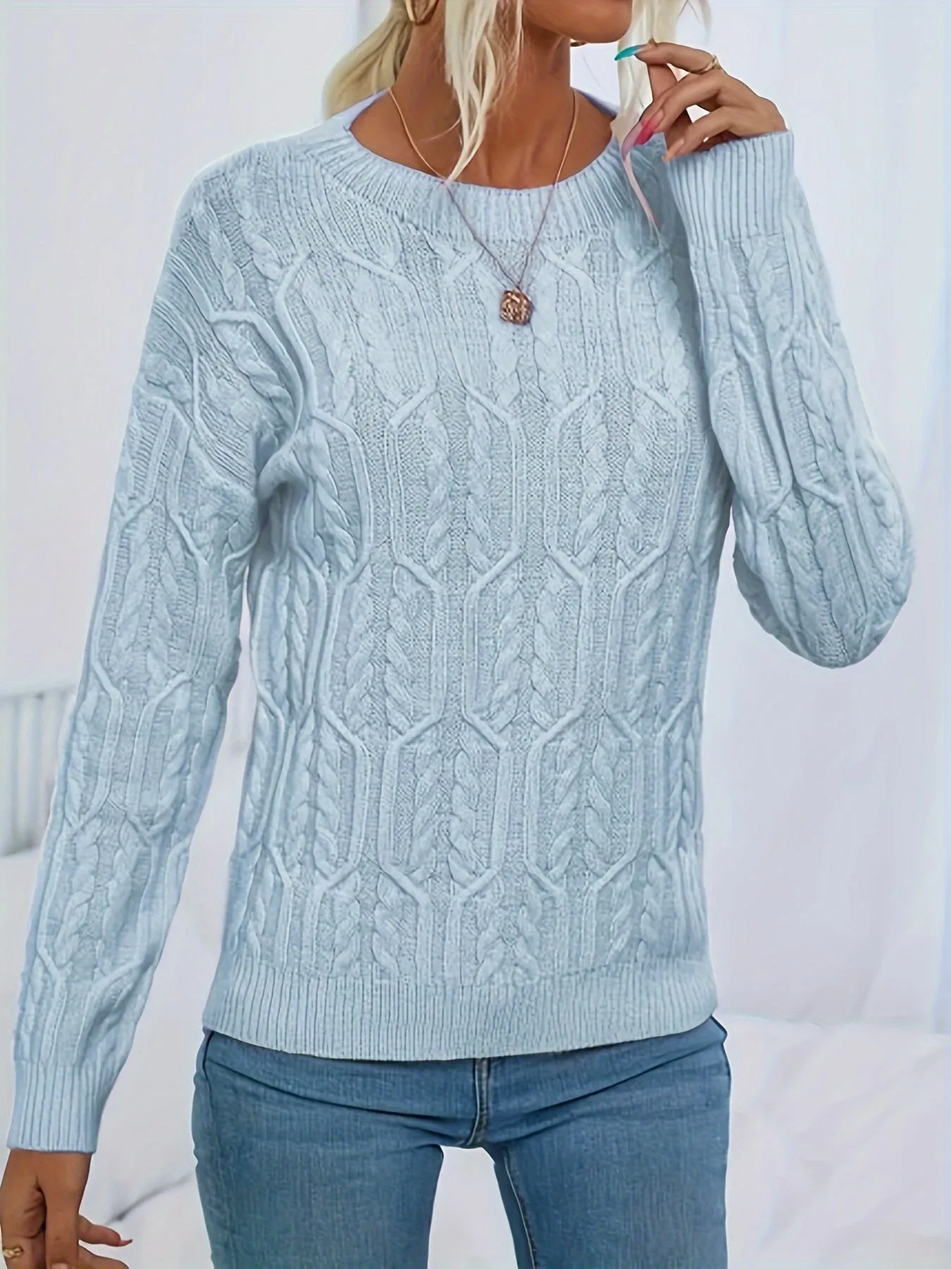 Cozy Chic Crew Neck Sweater - Pullovers - Soft Long Sleeve Knitted Top for Women, Casual Everyday Wear, Comfortable and Versatile Clothing for Ladies