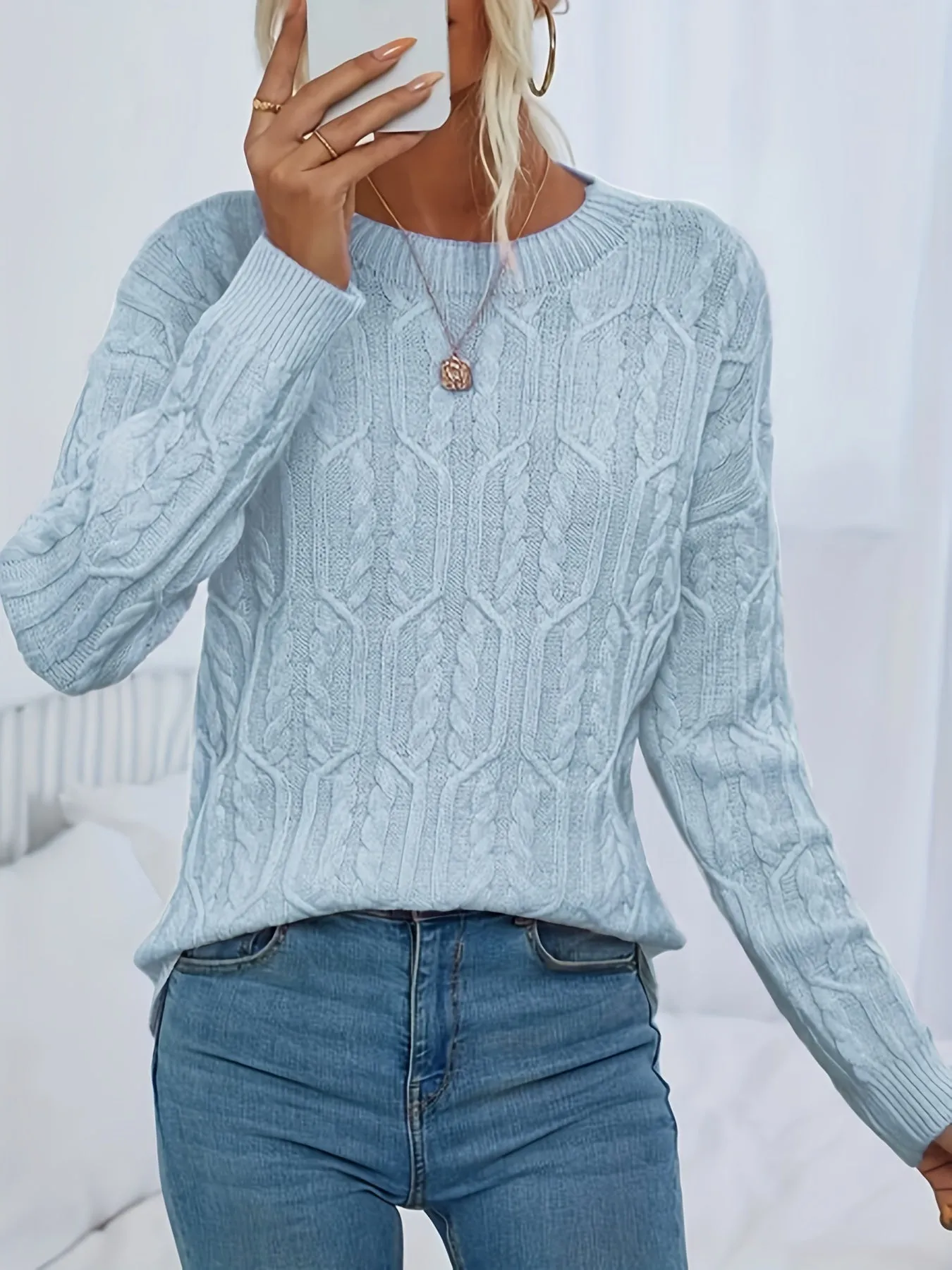 Cozy Chic Crew Neck Sweater - Pullovers - Soft Long Sleeve Knitted Top for Women, Casual Everyday Wear, Comfortable and Versatile Clothing for Ladies