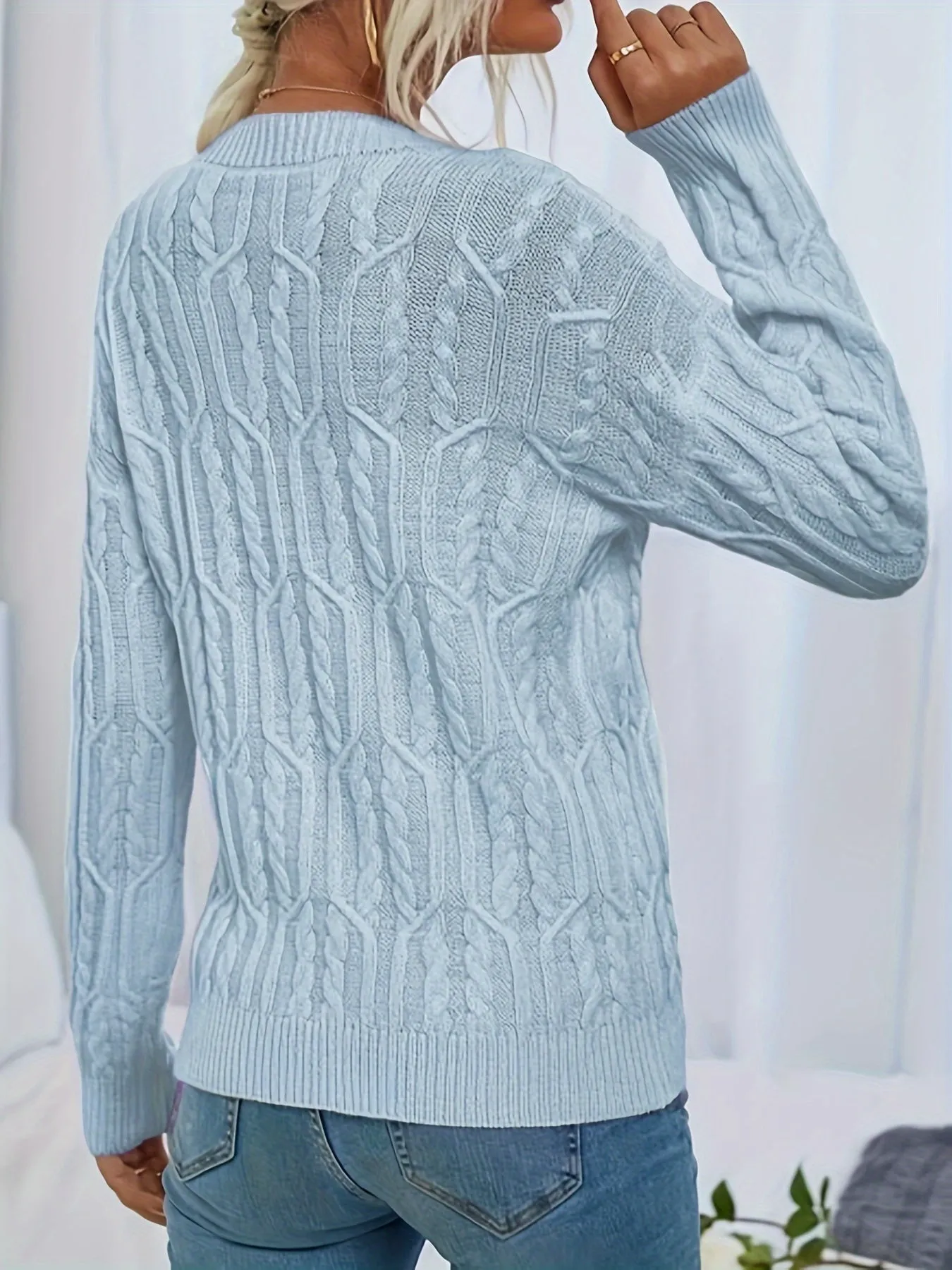 Cozy Chic Crew Neck Sweater - Pullovers - Soft Long Sleeve Knitted Top for Women, Casual Everyday Wear, Comfortable and Versatile Clothing for Ladies