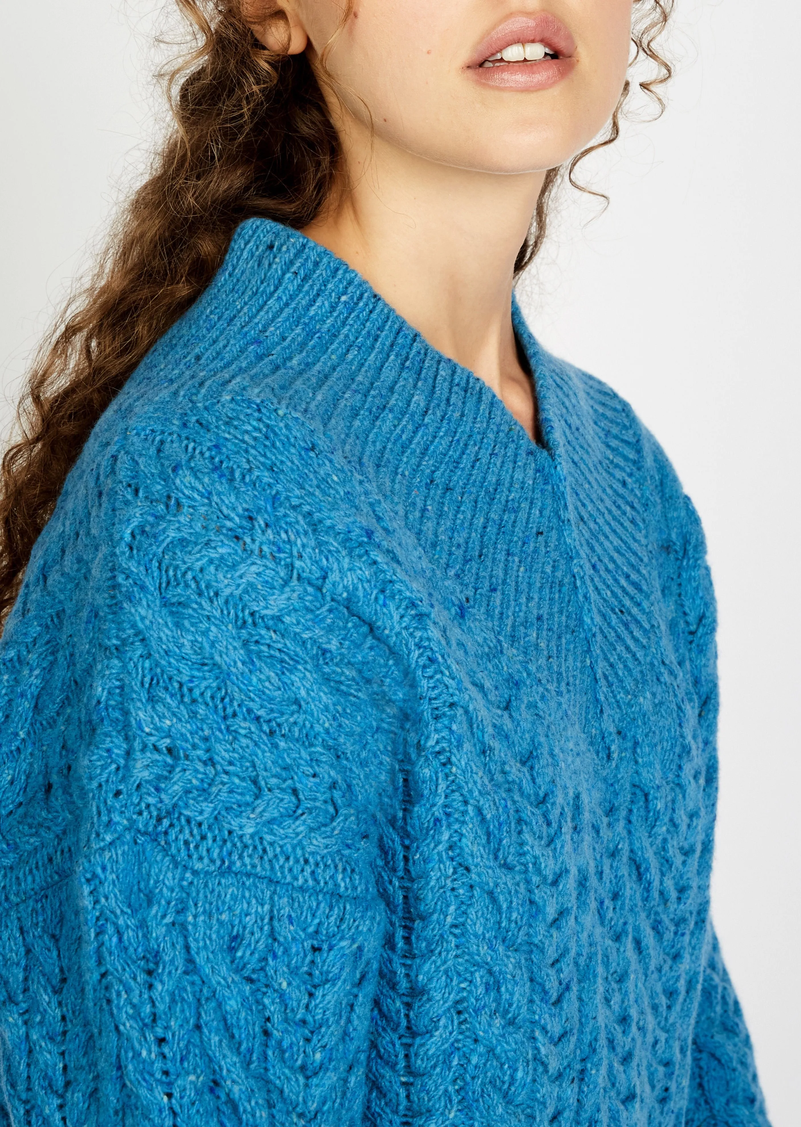 IrelandsEye Cable V-neck Aran Sweater | Blue