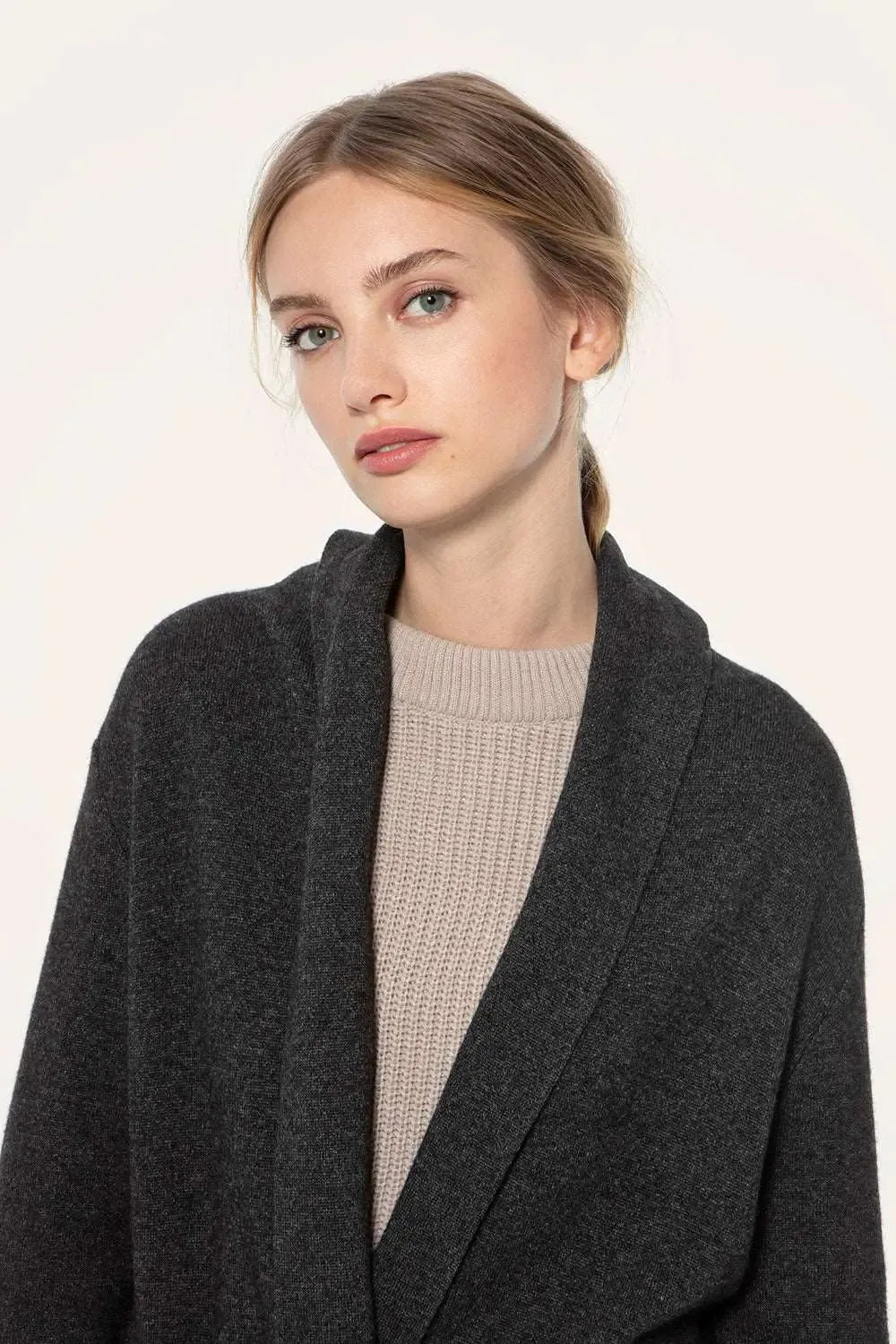 Knitted coat with fox