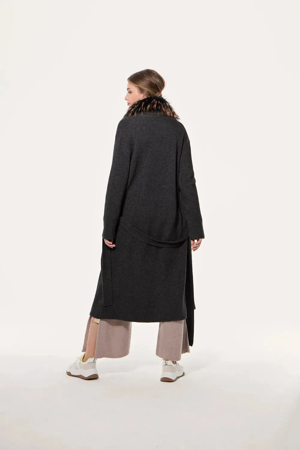 Knitted coat with fox