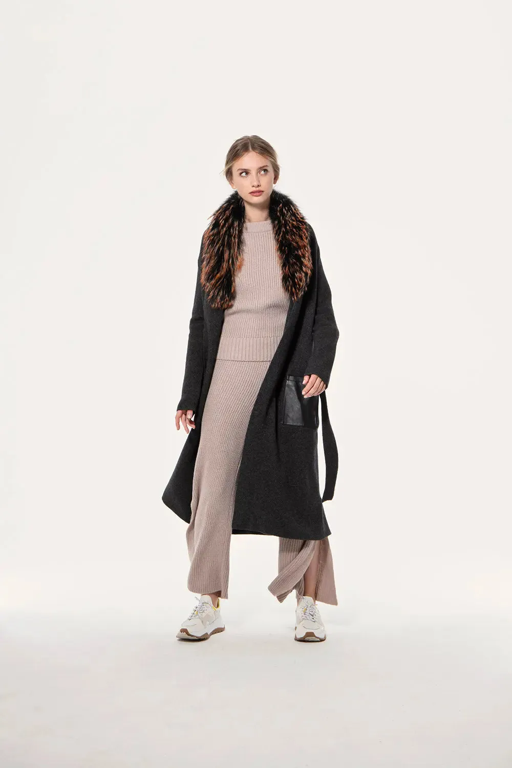 Knitted coat with fox